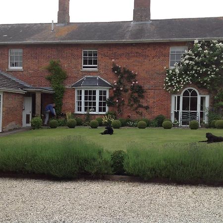 מלון Collingbourne Kingston Brunton Farmhouse מראה חיצוני תמונה