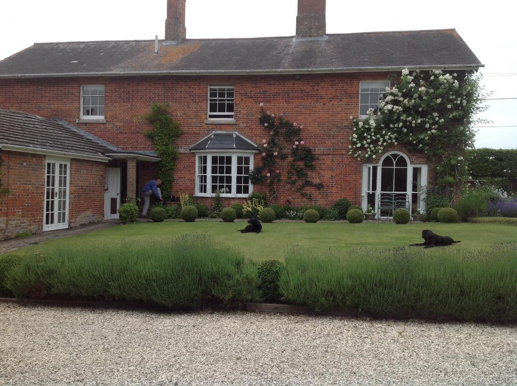 מלון Collingbourne Kingston Brunton Farmhouse מראה חיצוני תמונה